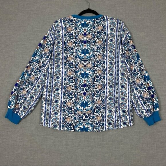 Northern Reflections Pullover Top Sz Medium Blue Floral Print Sweatshirt - Picture 2 of 5